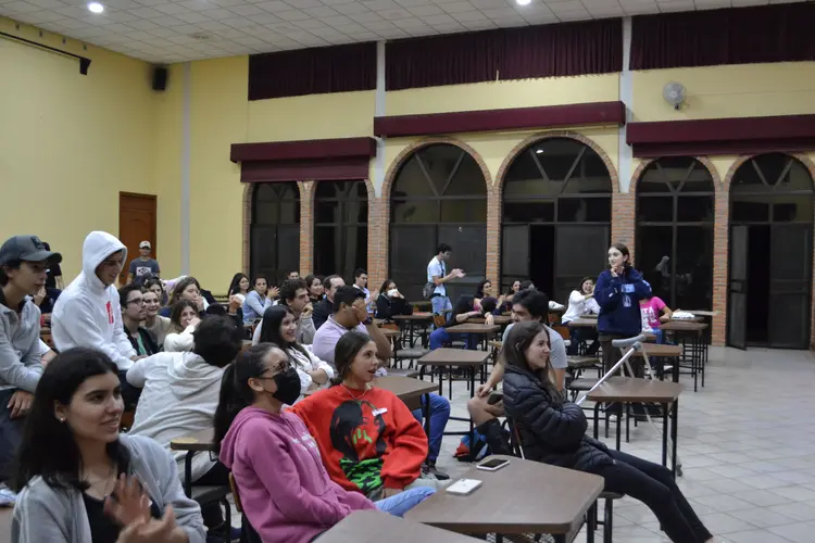Parresia_jovenes_formacion_hgv7jc