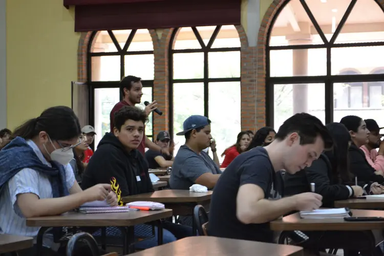 estudio_formacion_catolicos_parresia_ytvdqe